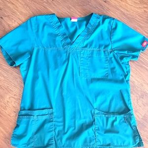 Dikies petite scrubs